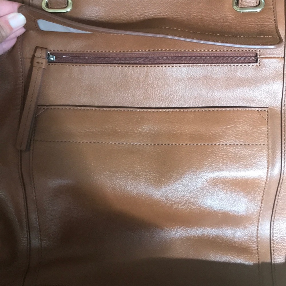 Banana Republic Large Leather Shoulder Bag - Picture 4 of 6